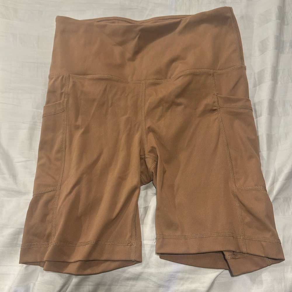 Medium Shorts